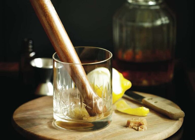 the canadian whiskey cocktail