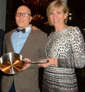 Patti-T---presenting-King-Cole-Duck-Award-for-Best-New-Restaurant-2